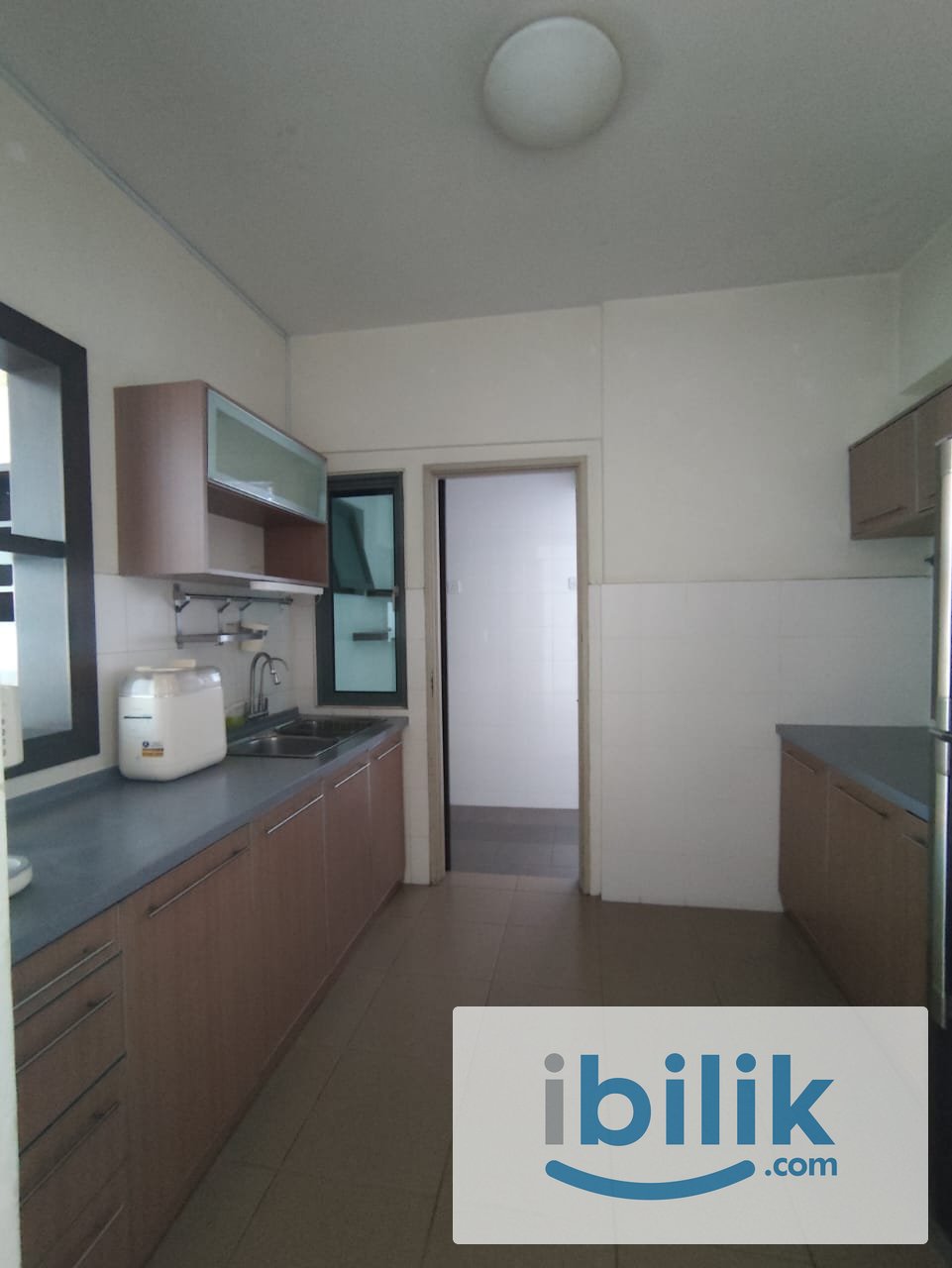 Middle bedroom for rent near MRT and LRT Maluri - Image 2
