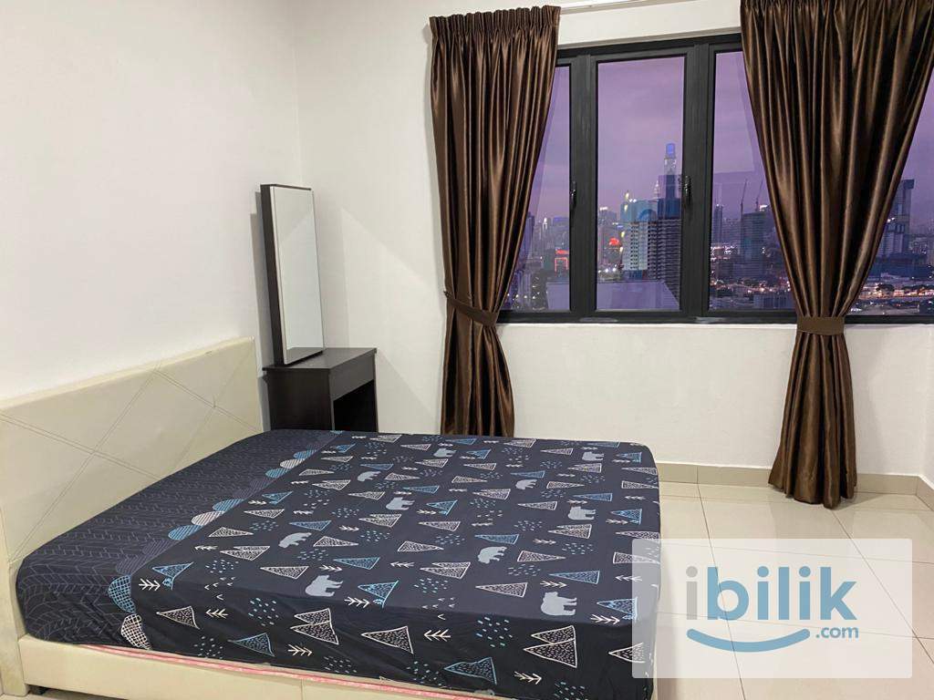 Middle bedroom at Vila Vista near MRT Taman Pertama - Image 1
