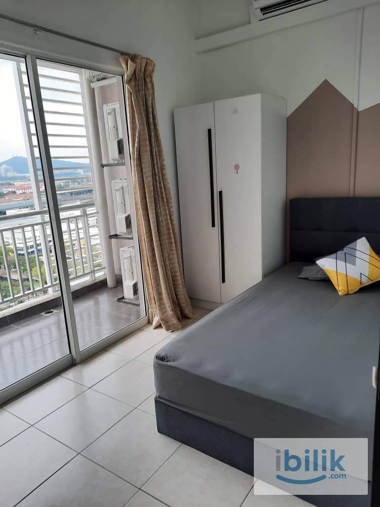 Single room with balcony at Cova Villa, Kota Damansara - Image 2