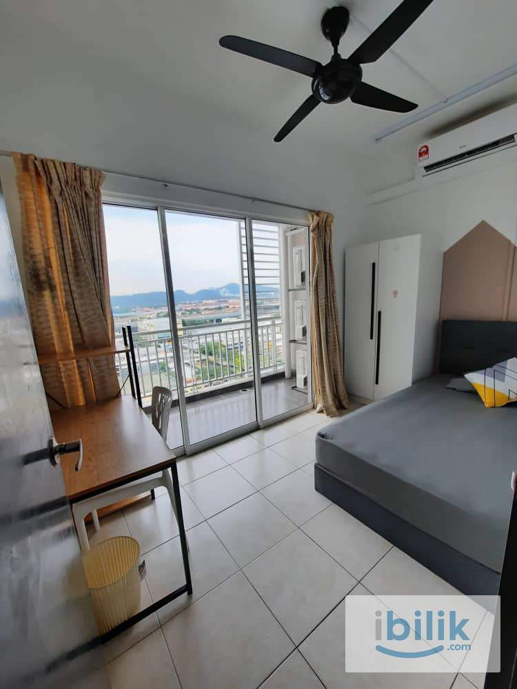 Single room with balcony at Cova Villa, Kota Damansara - Image 3