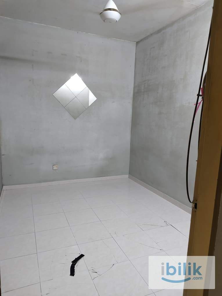 Third Room Mentari Court Blok C at Bandar Sunway, Petaling Jaya - Image 2