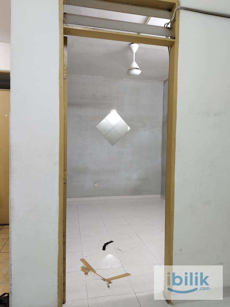 Third Room Mentari Court Blok C at Bandar Sunway, Petaling Jaya - Image 6