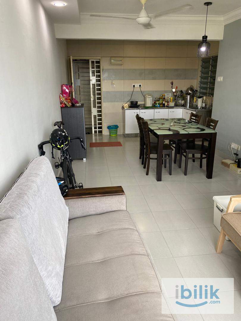 Centrio Avenue Master Bedroom - Image 2