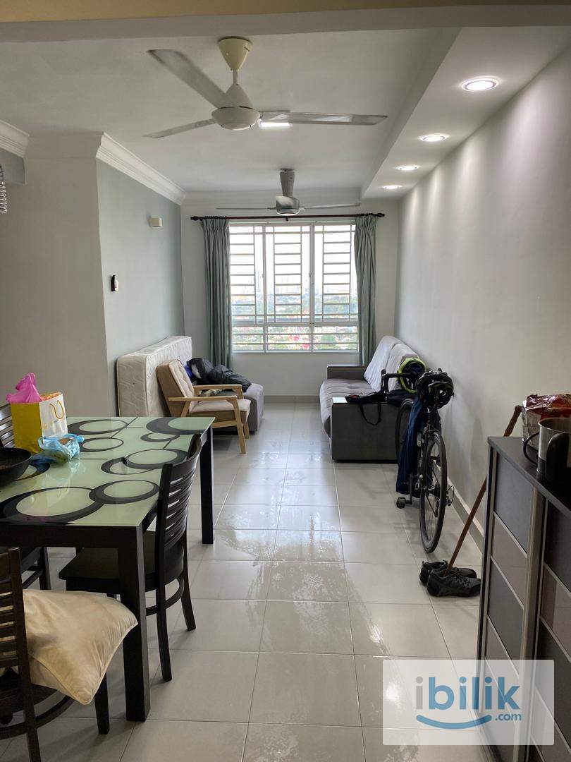 Centrio Avenue Master Bedroom - Image 3