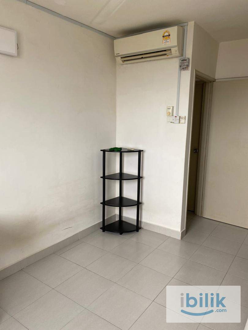 Centrio Avenue Master Bedroom - Image 5