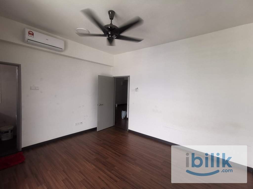 Master Room, Silk Sky - Image 3