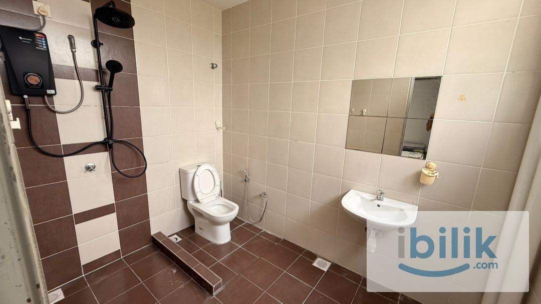 Sharing female room beside MAHSA uni - Image 9