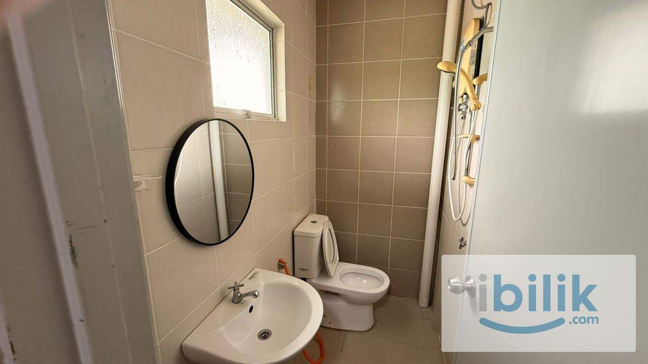 Sharing female room beside MAHSA uni - Image 10
