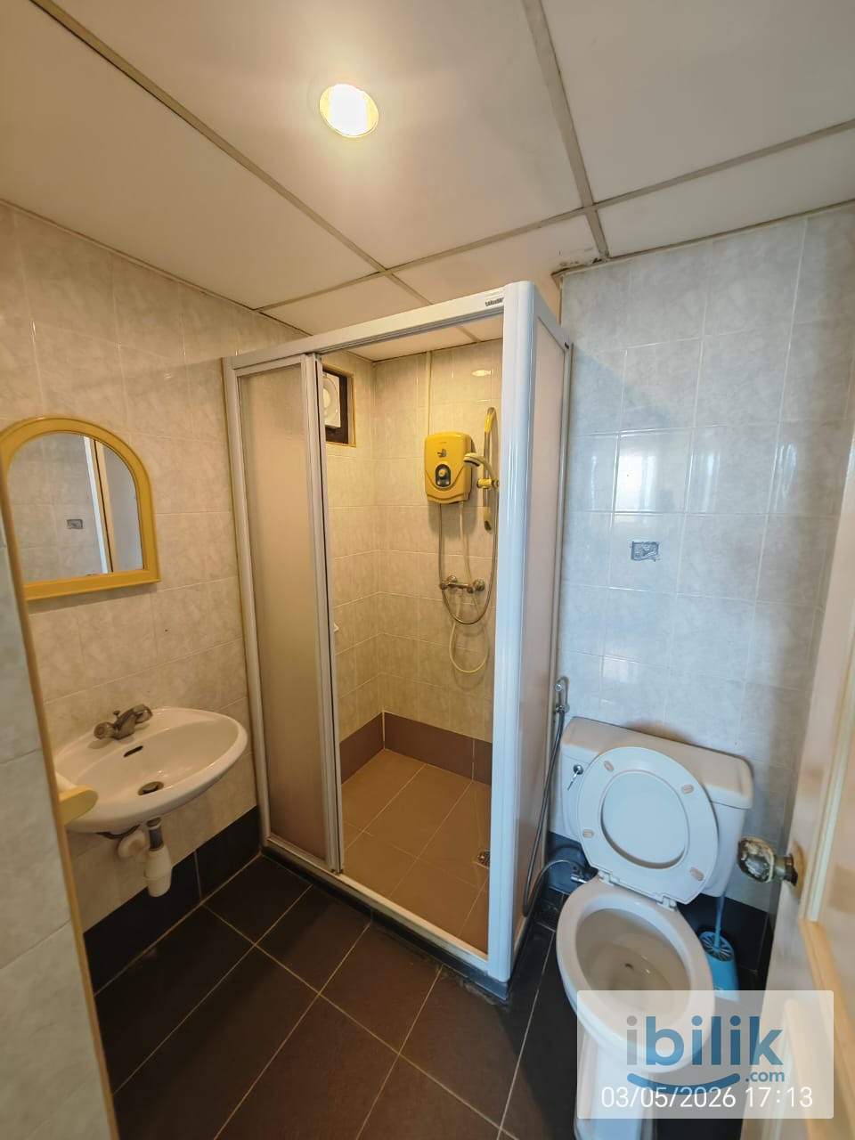 Middle Room with own bathroom - Image 4