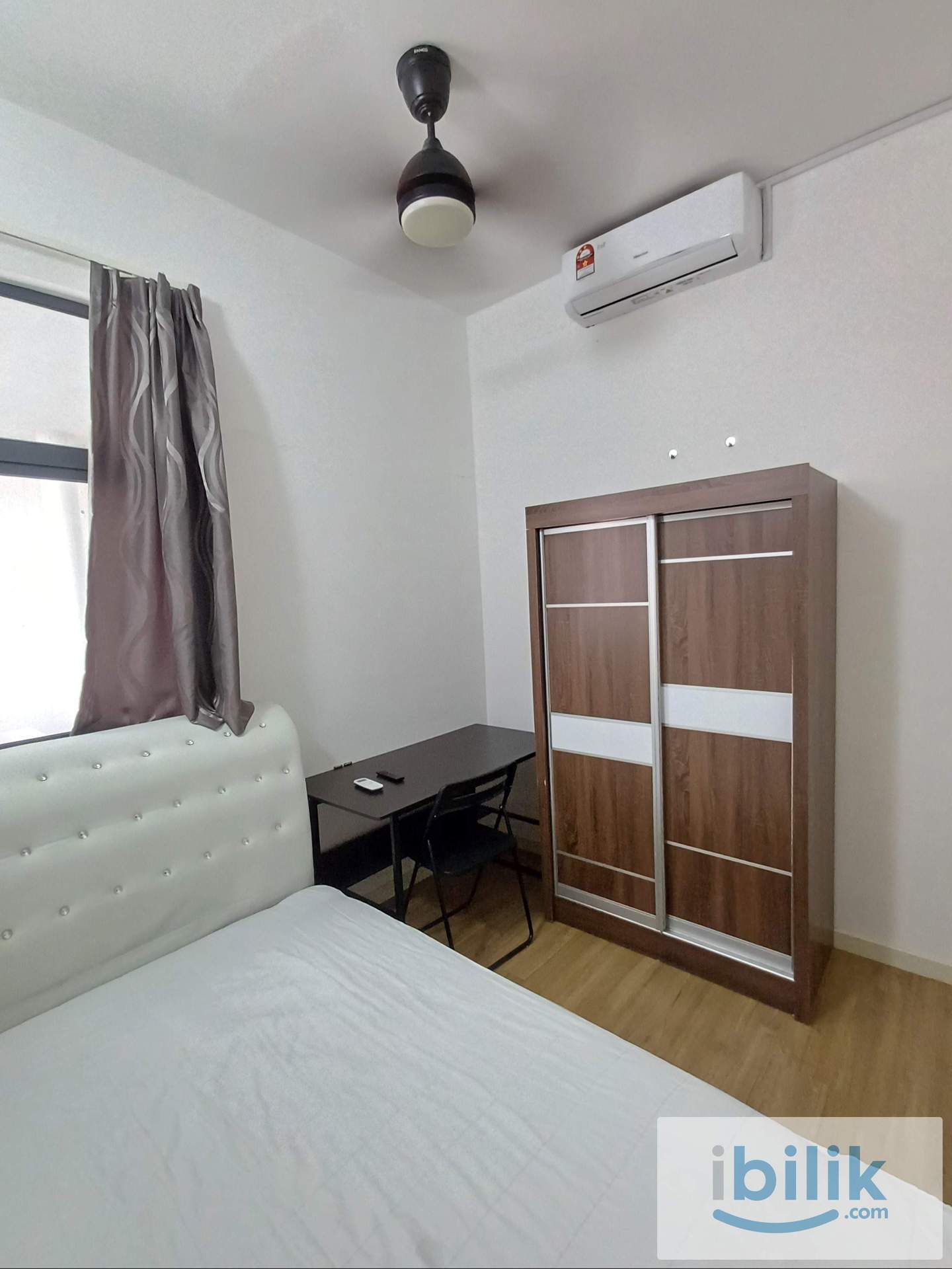 Fully Furnished {FEMALE UNIT} Middle Room at Casa Green, Bukit Jalil. Next to LRT Station - Image 1