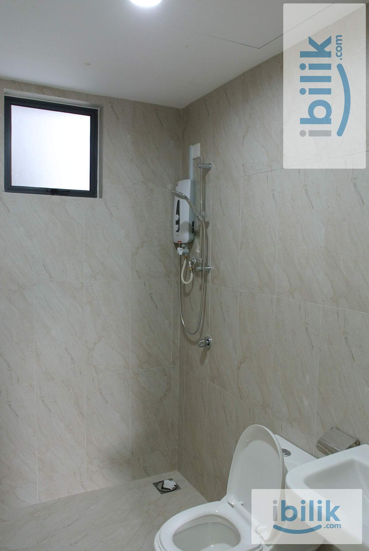 The Cheapest Master Room in Hamilton Residence, Link-Bridge to Sri Rampai LRT - Image 3