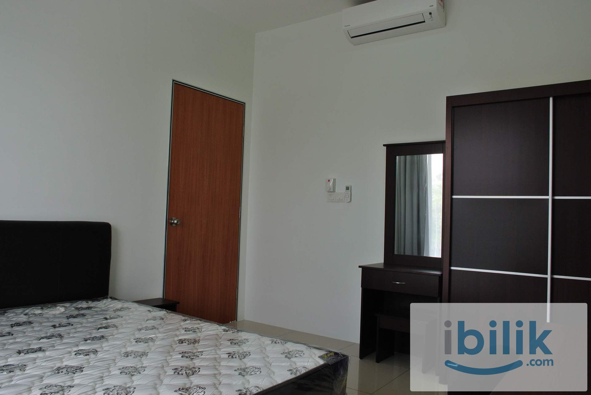 Middle Room at Bandar Tun Hussien Onn, near AEON Cheras Selatan - Image 1