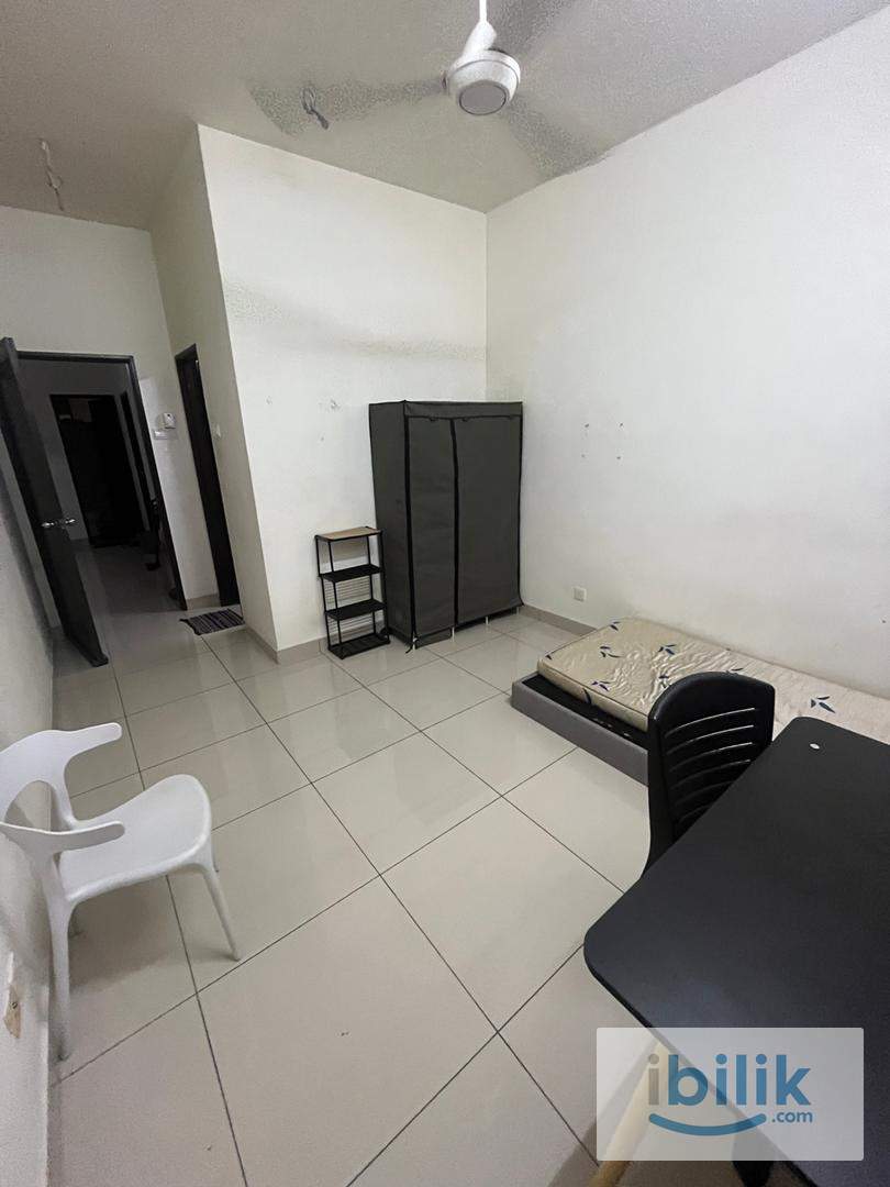 Master room with own toilet ( kajang - residensi zamrud ) - Image 1