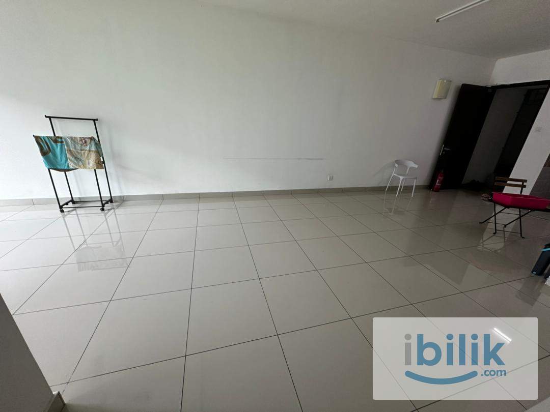Master room with own toilet ( kajang - residensi zamrud ) - Image 4