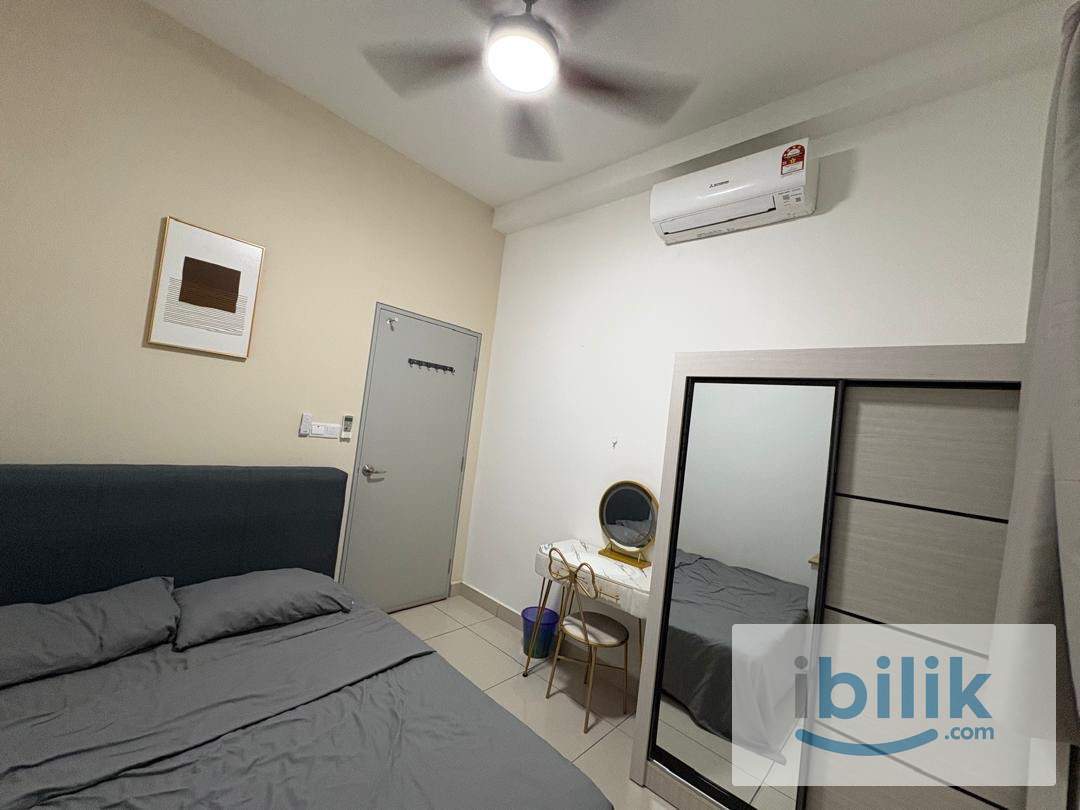 Comfy middle room for rent at verando residence  - Image 4