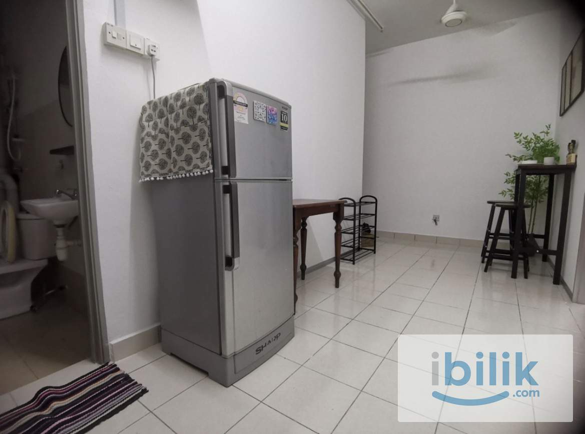 Comfy master room for rent at Residensi Laguna  - Image 4