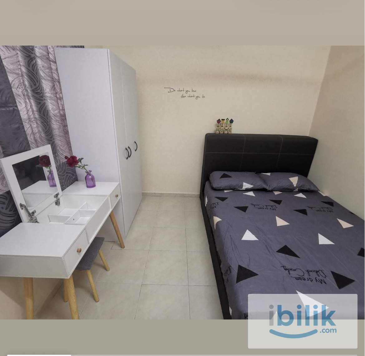 Comfy middle room for rent at mentari court 1 - Image 1