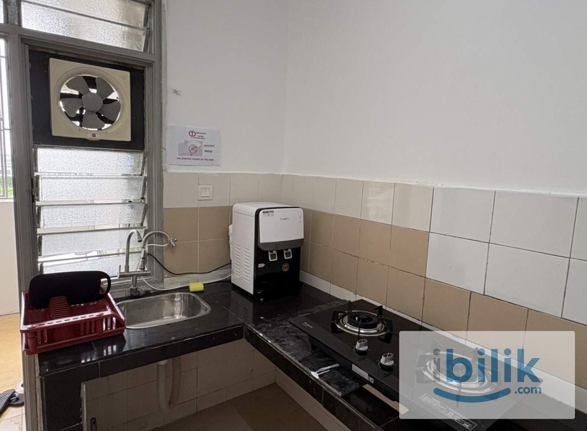 Comfy middle room for rent at Residensi Laguna  - Image 5