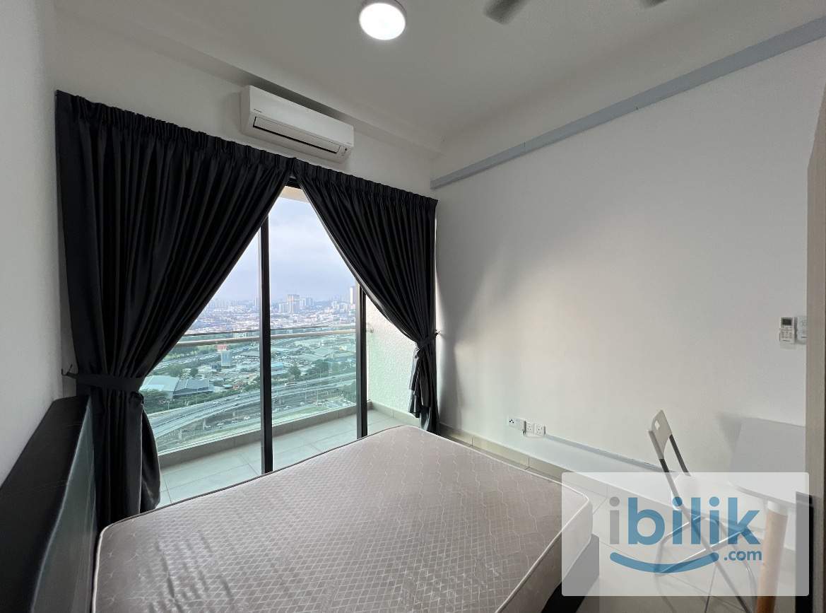 Comfy balcony room for rent at verando residence  - Image 2