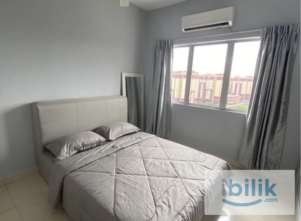 Comfy middle room for rent at suriaMas condominium  - Image 1