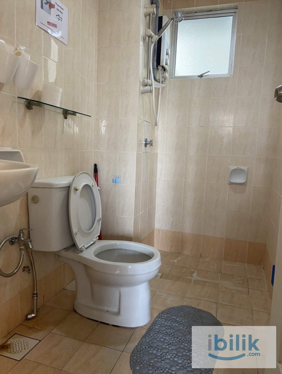 Comfy big room for rent at suriamas condominium condo female unit - Image 5