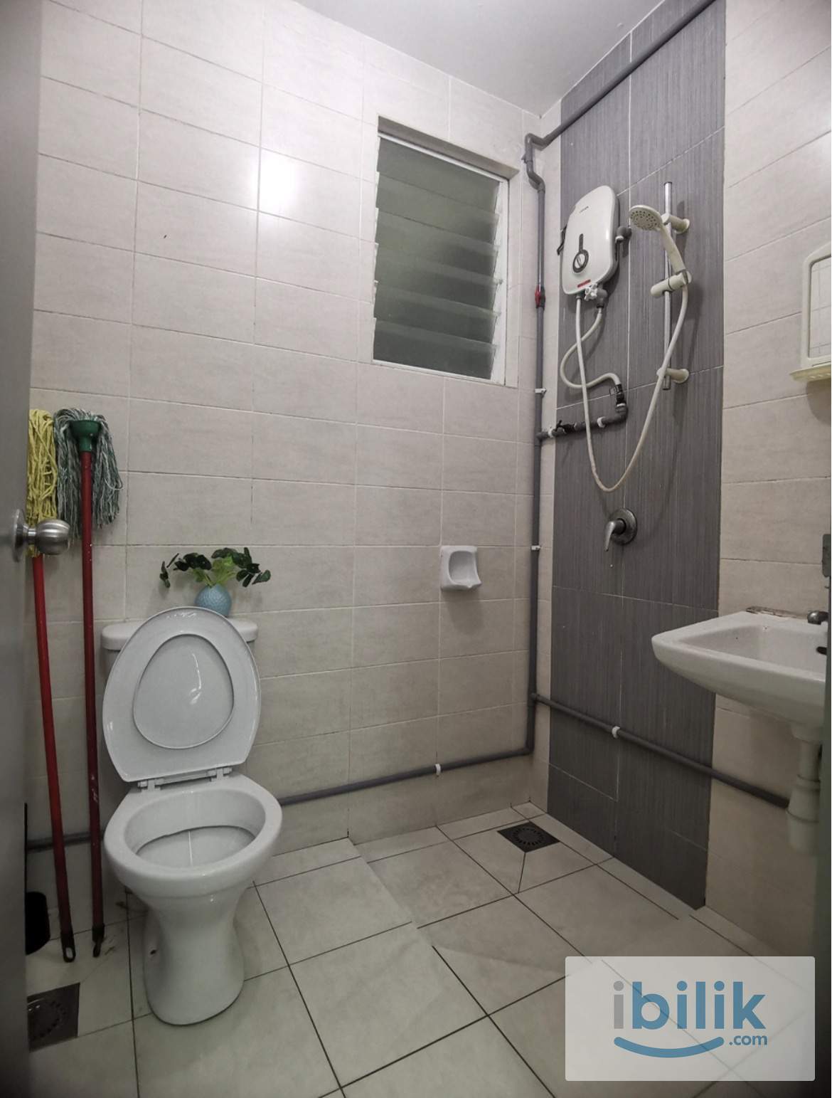 Comfy balcony room for rent at impian meridian  - Image 3