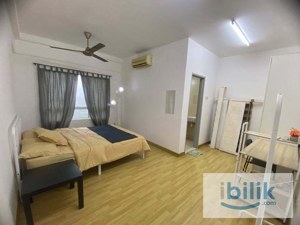 Actual Picture Big Cozy Master Room Good View🚶🏻 Walk to MRT Kota Damansara/Segi/Thomson 🧹Weekly Cleaning  & Free Wifi - Image 4