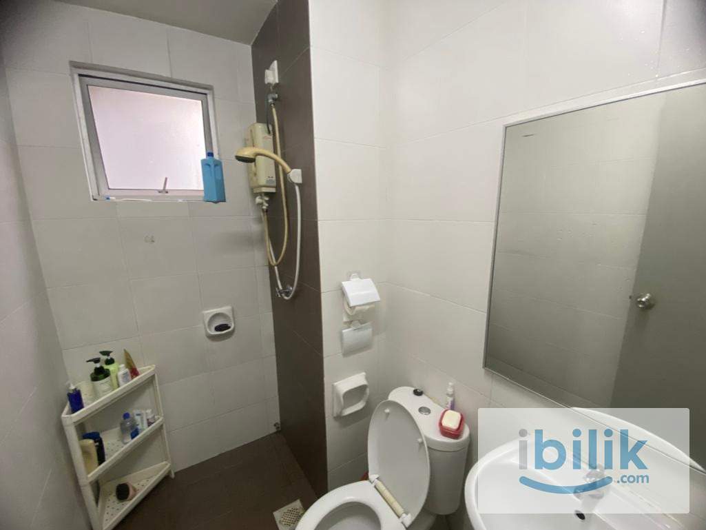 Actual Picture 🚶🏻Furnished Female Only Room 🚶🏻6min Walk to MRT Kota Damansara 🧹Free Wifi & Weekly Cleaning - Image 4