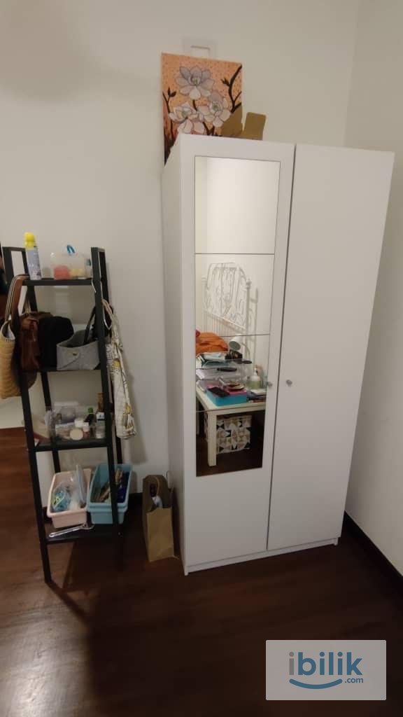 Middle Room with shared bathroom - Image 2