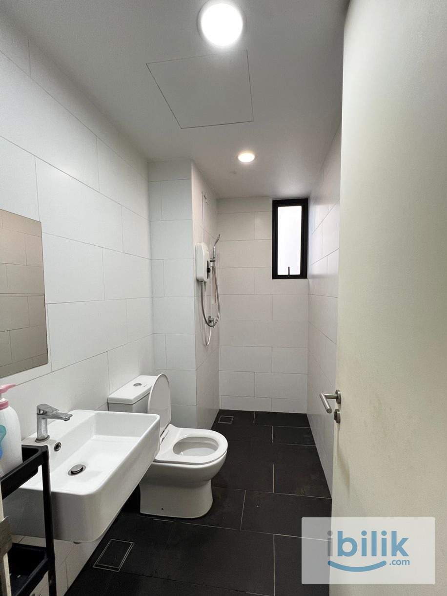 Single Room _Sq Where Kg Selamat_Mixed Gender Unit_MRT Kg Selamat - Image 3