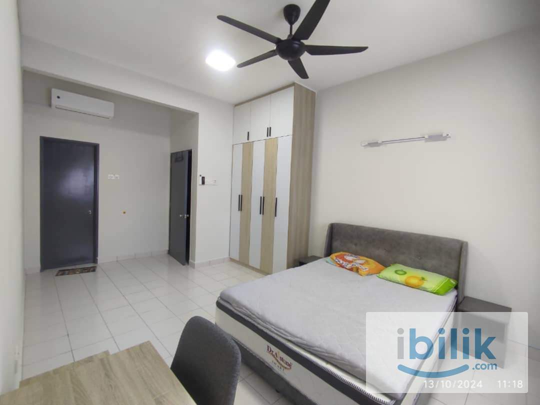 Spacious Master Room at Akasia Kondominium, Bukit Jalil - Image 5