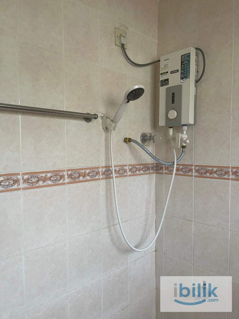 Large room for rent At Kepong Baru - Image 4