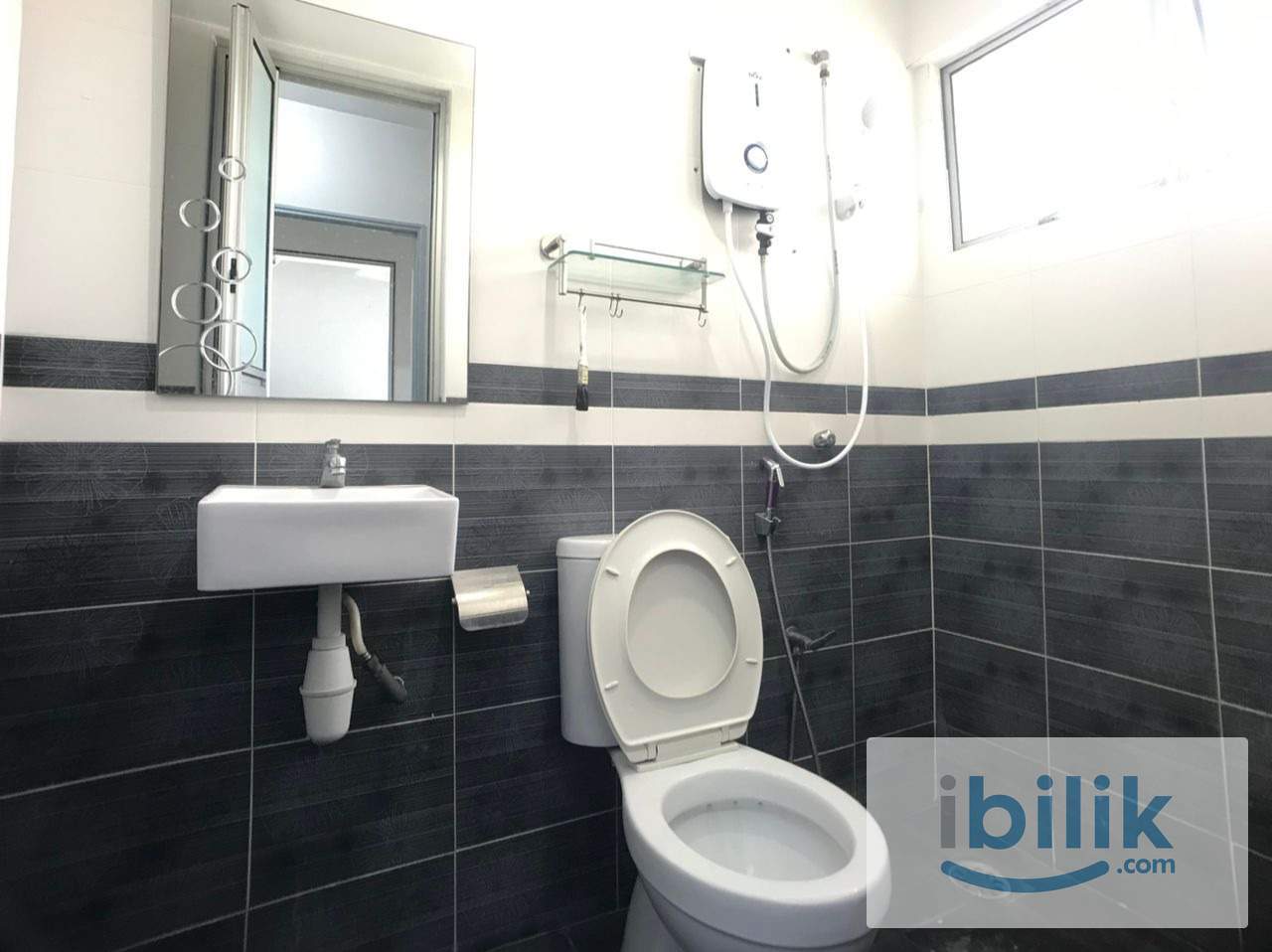 [FEMALE UNIT] CLEAN AND TIDY MEDIUM ROOM FOR RENT - Image 5