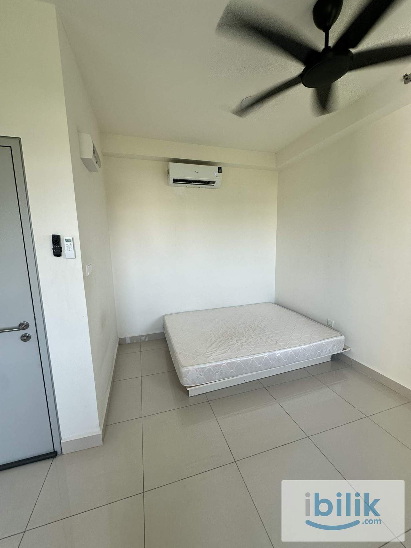 Room for Rental (Near MRT) - Studio Unit - Image 3