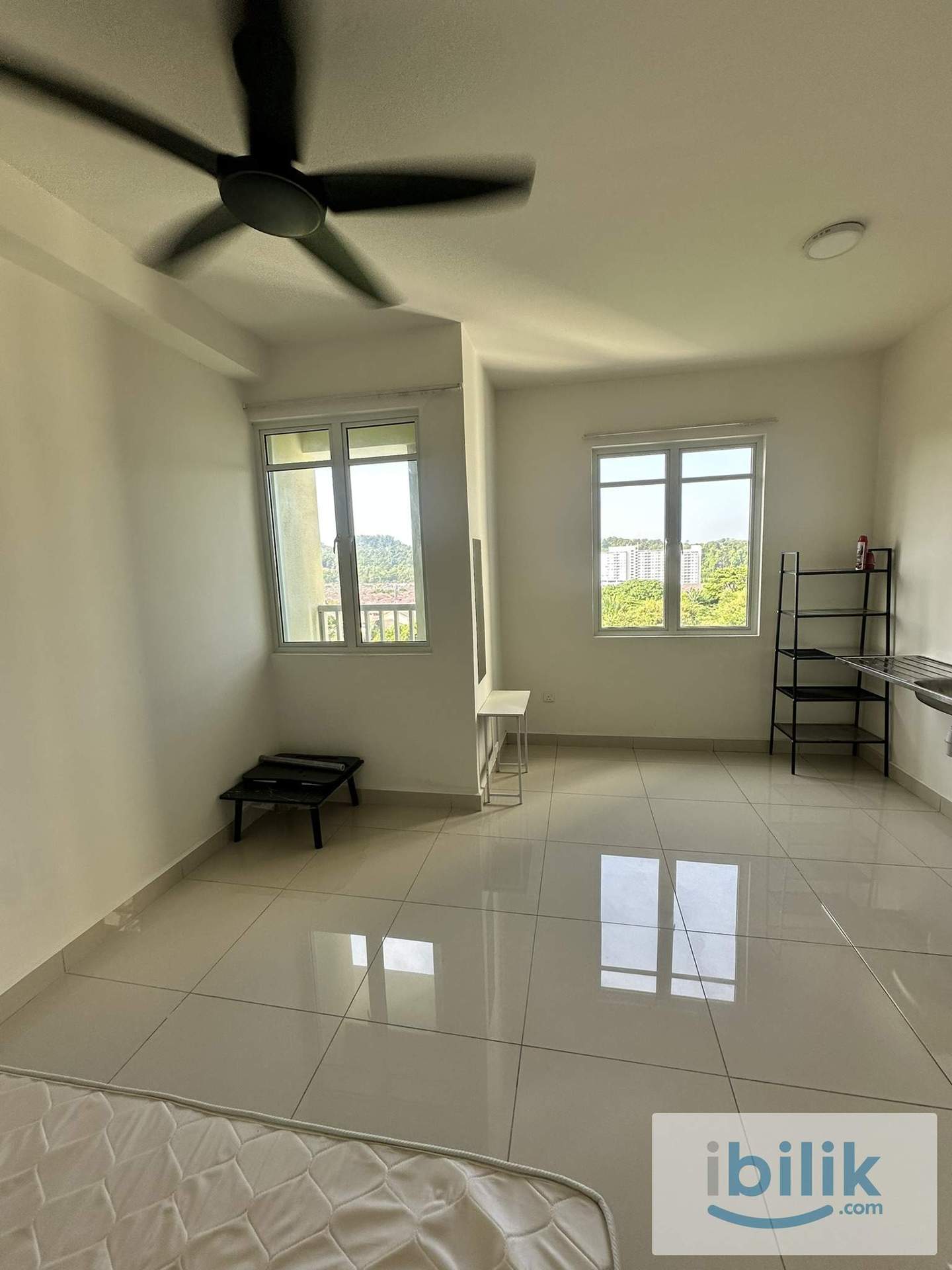 Room for Rental (Near MRT) - Studio Unit - Image 4