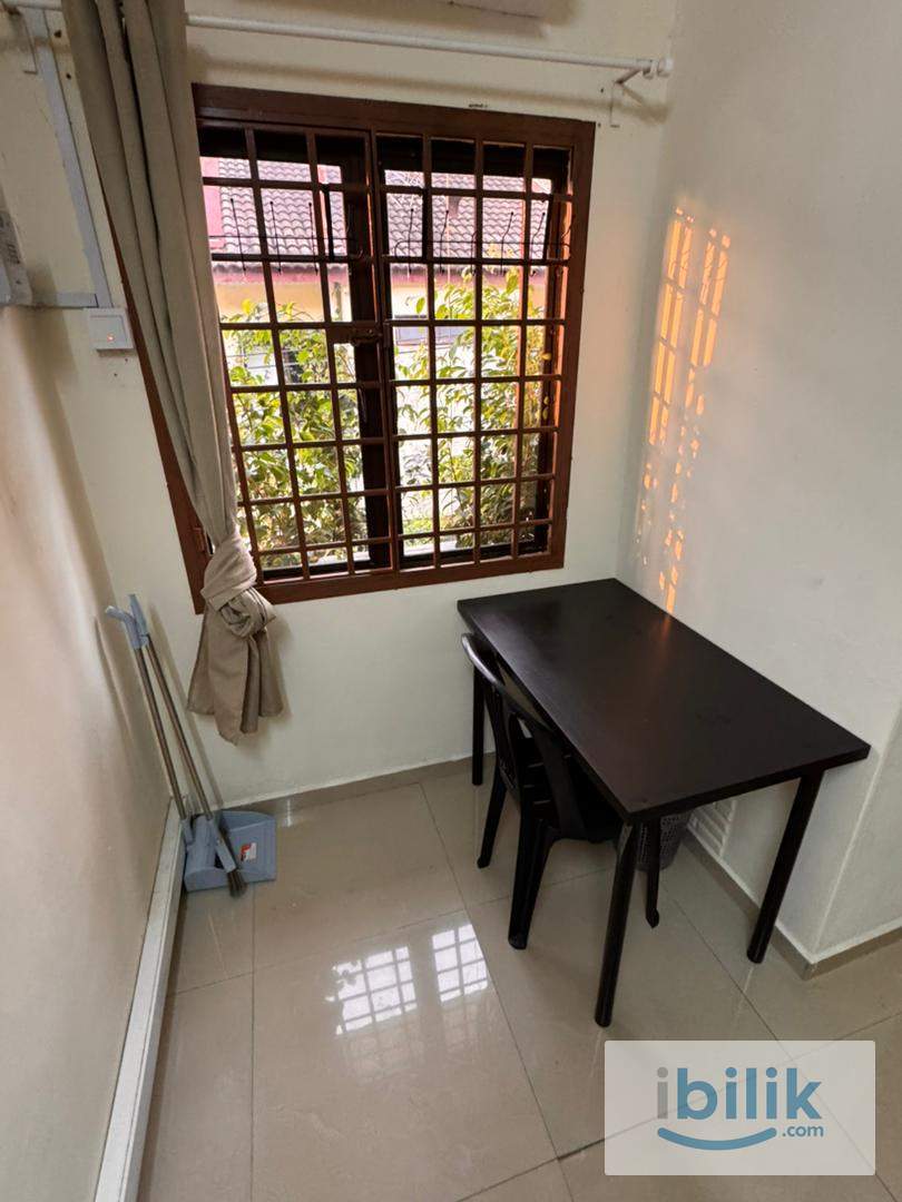 Middle Room For Rent at Taman Mount Austin  - Image 3