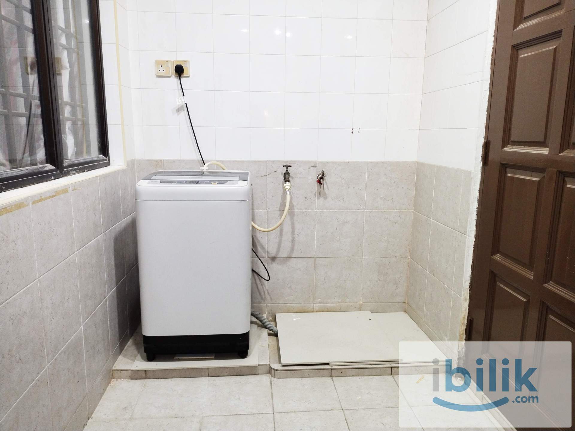 Middle Room For Rent At Taman Mount Austin  - Image 6