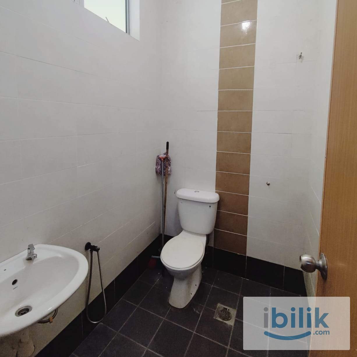 🔥6mins drive to HTJ🔥Medium Room at Taman Ban Aik, Jalan Rasah, Seremban - Image 2