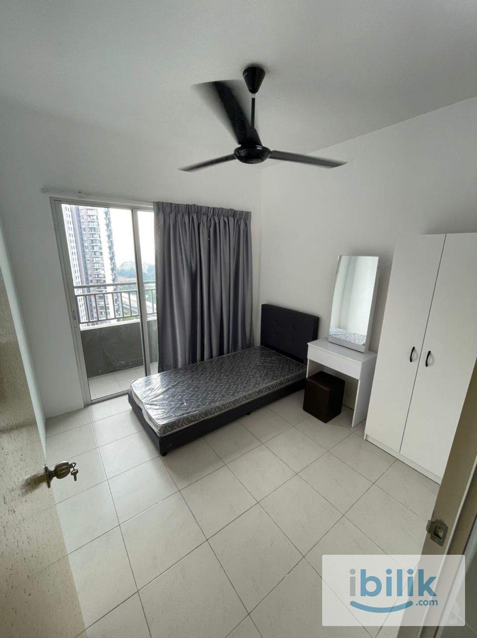 Female Single Room (Walk to LRT Station) Rental include Utilities - Image 1