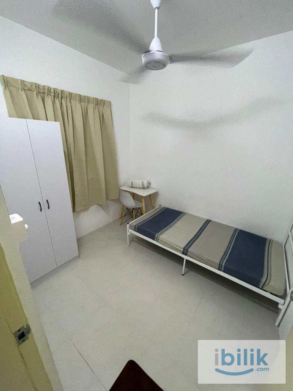 Female Room Single (Big Room with Queen Bed) walk to LRT Sri rampai - Image 5