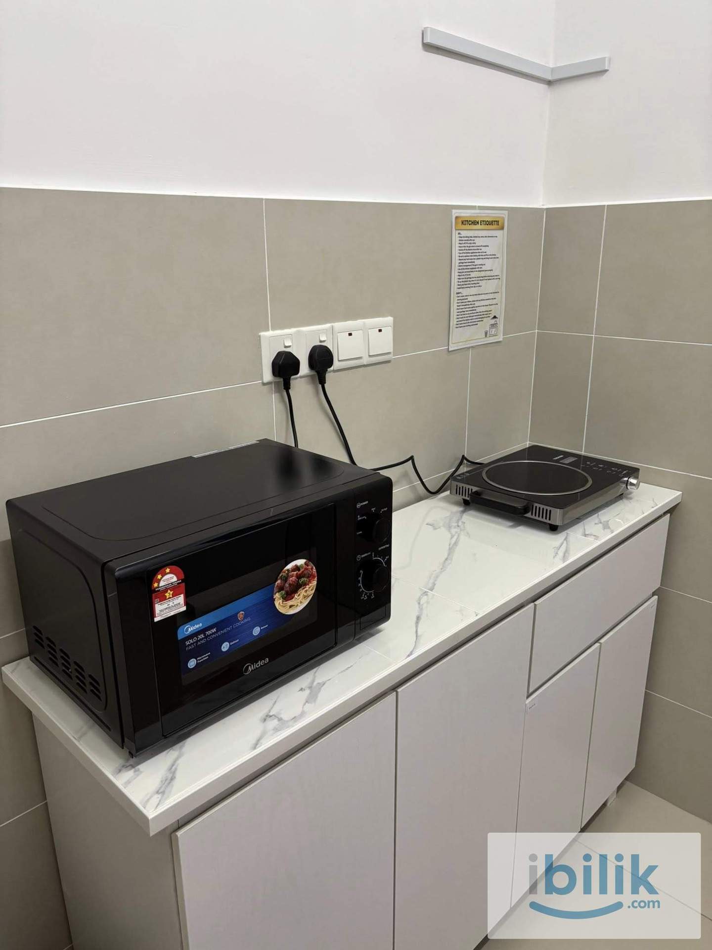 Female Muslim Single Room (Walk to LRT Station) Rental include Utilities - Image 5