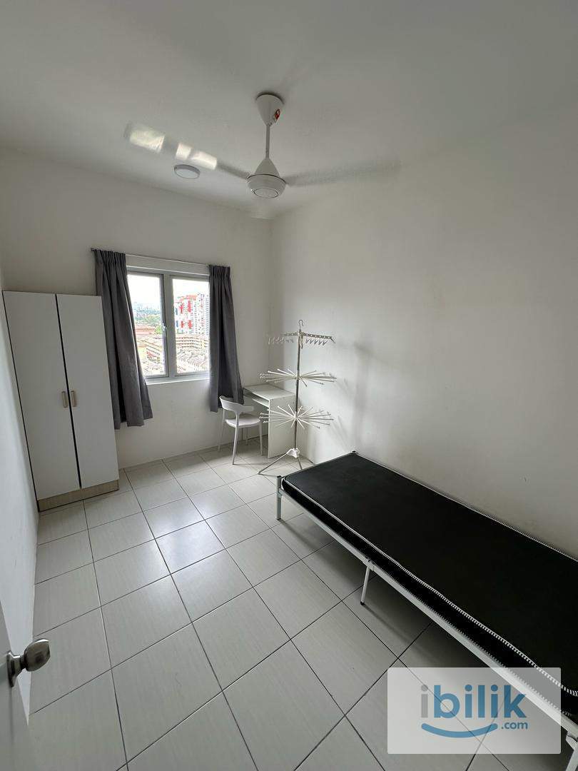 Female Single Muslim Room (Short Term ok) Walk to LRT Melati - Image 2