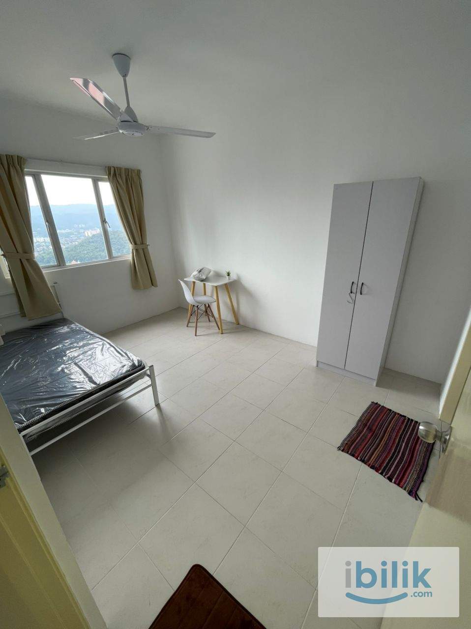 Female Single Room with balcony (Walk to LRT Station) Rent include utilities  - Image 9