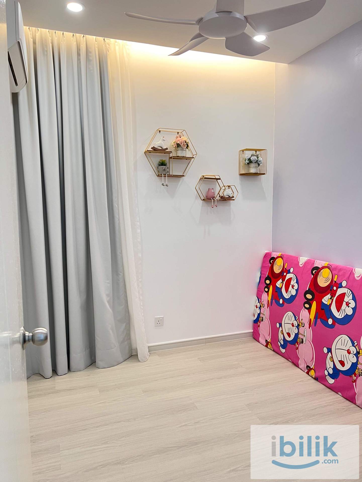 {Come with Car park} Single Room at I-Santorini, Tanjung Tokong - Image 2