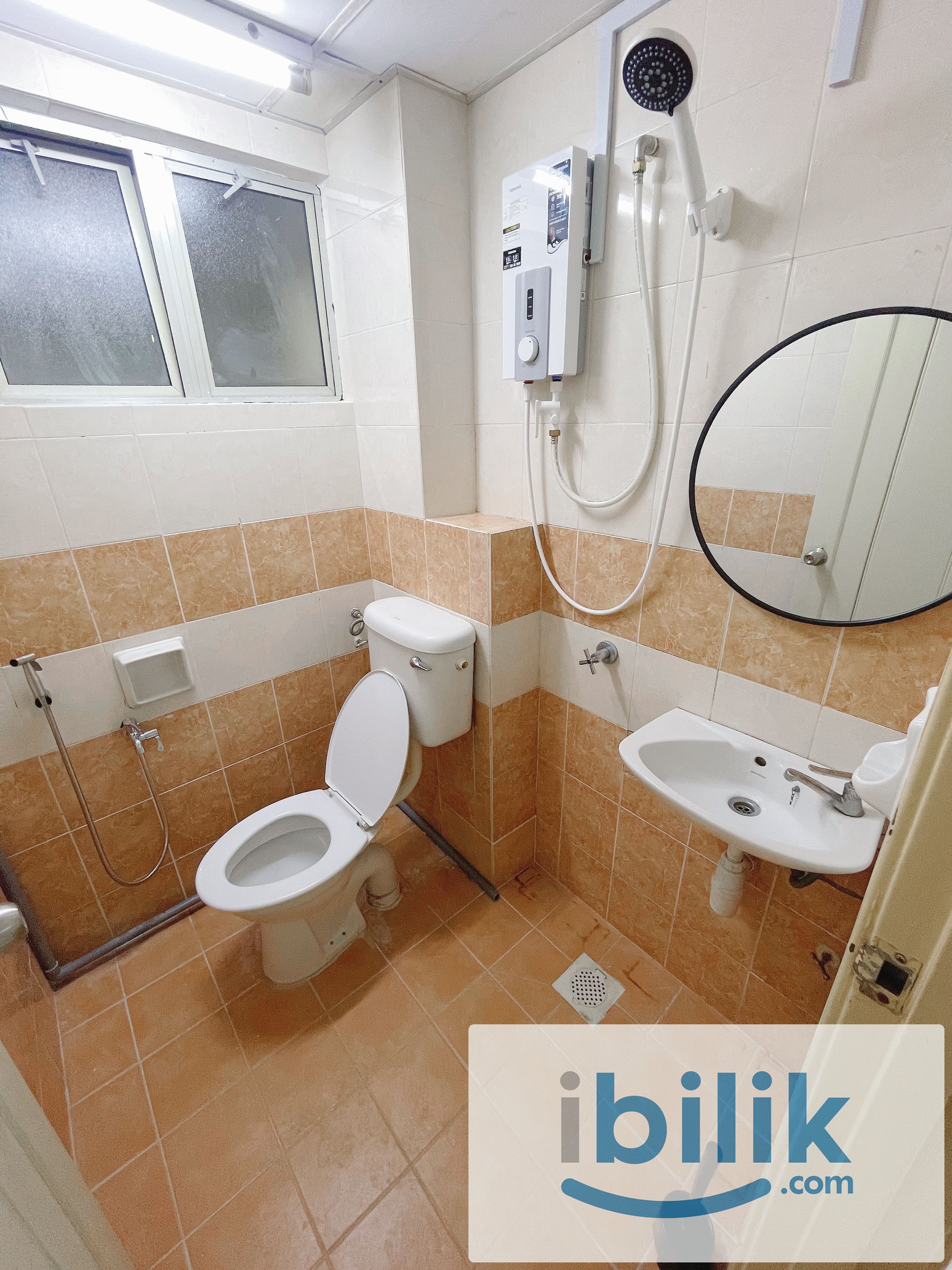 👉🏻CLICK IN NOW AND BE SURPRISED!😍 PREMIUM BALCONY ROOM IN KOTA DAMANSARA 🏙️ - Image 5