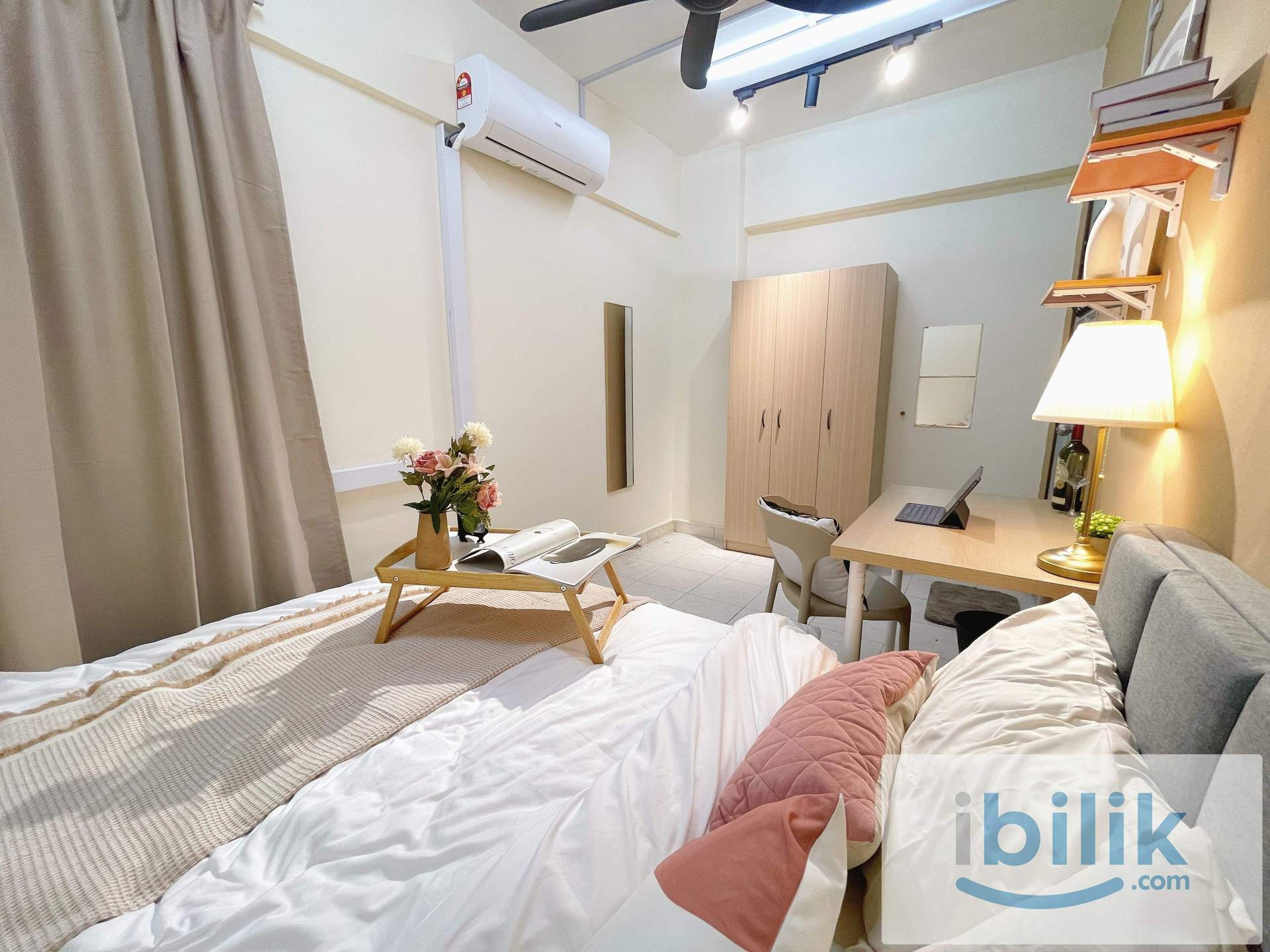 🔥MUST VIEW ROOM!🔥PREMIUM QUEEN ROOM🏡NEAR TO IKEA & THE CURVE 🛍️ - Image 2