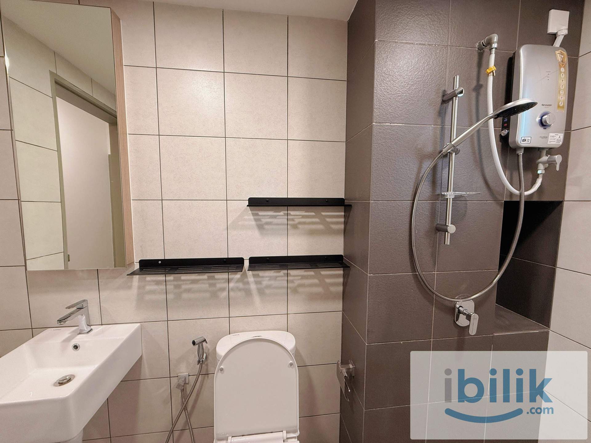 🏡WORK FROM HOME FRIENDLY! 🥰 PREMIUM SINGLE ROOM🔥  5MINS TO IKEA & THE CURVE 🤩 - Image 5