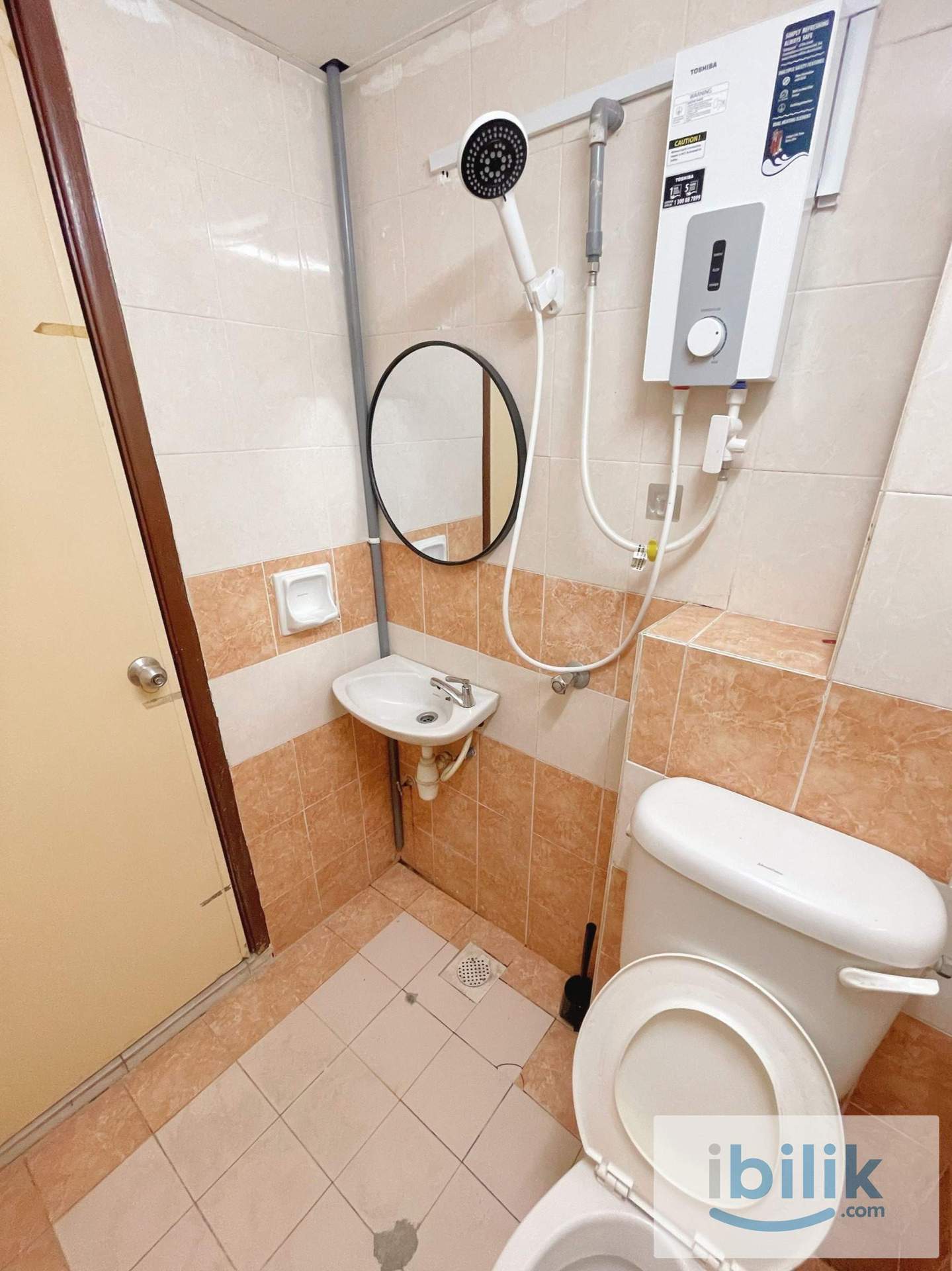 🏡MOST SOUGHT AFTER ROOM!🥰PREMIUM QUEEN ROOM! WALKING DISTANCE TO MRT MUTIARA DAMANSARA 🚅 - Image 9