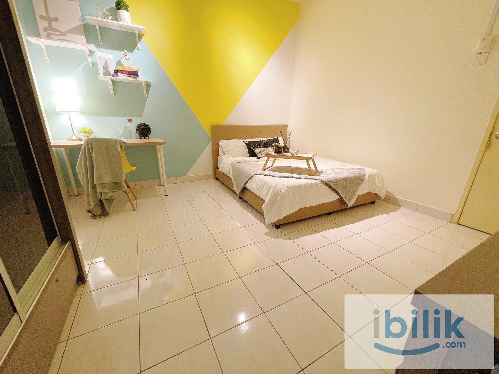 🏡 BEST ROOM IN TOWN! 🎉 PREMIUM QUEEN ROOM! ACCESSIBLE TO TARUC/TARUMT 🚗 - Image 2