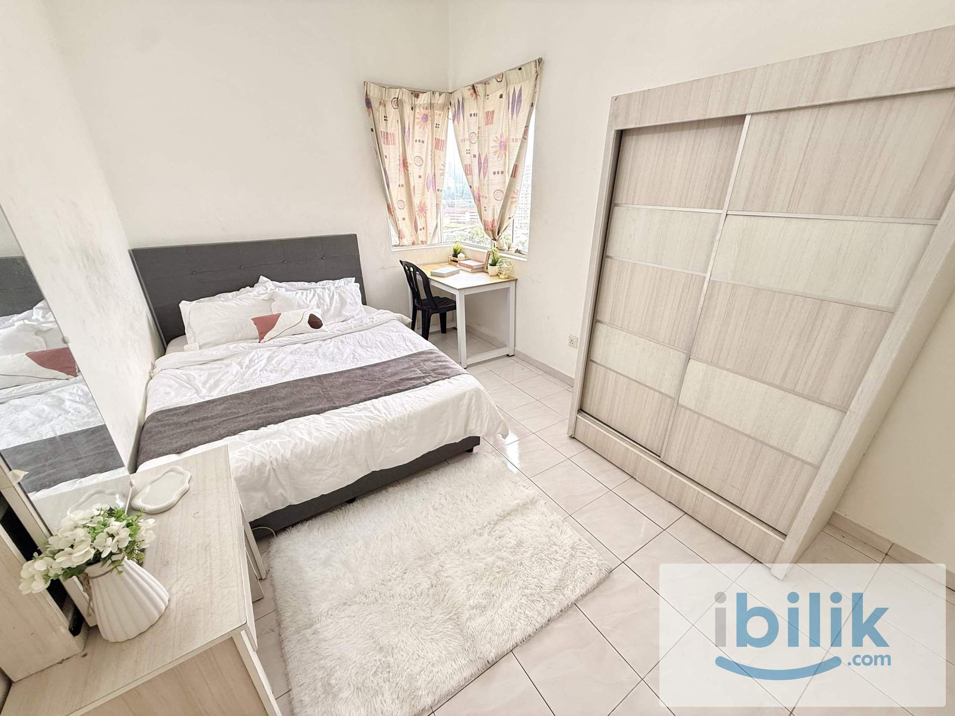 🏡 BEST ROOM IN TOWN! 🎉 PREMIUM QUEEN ROOM! ACCESSIBLE TO TARUC/TARUMT 🚗 - Image 10